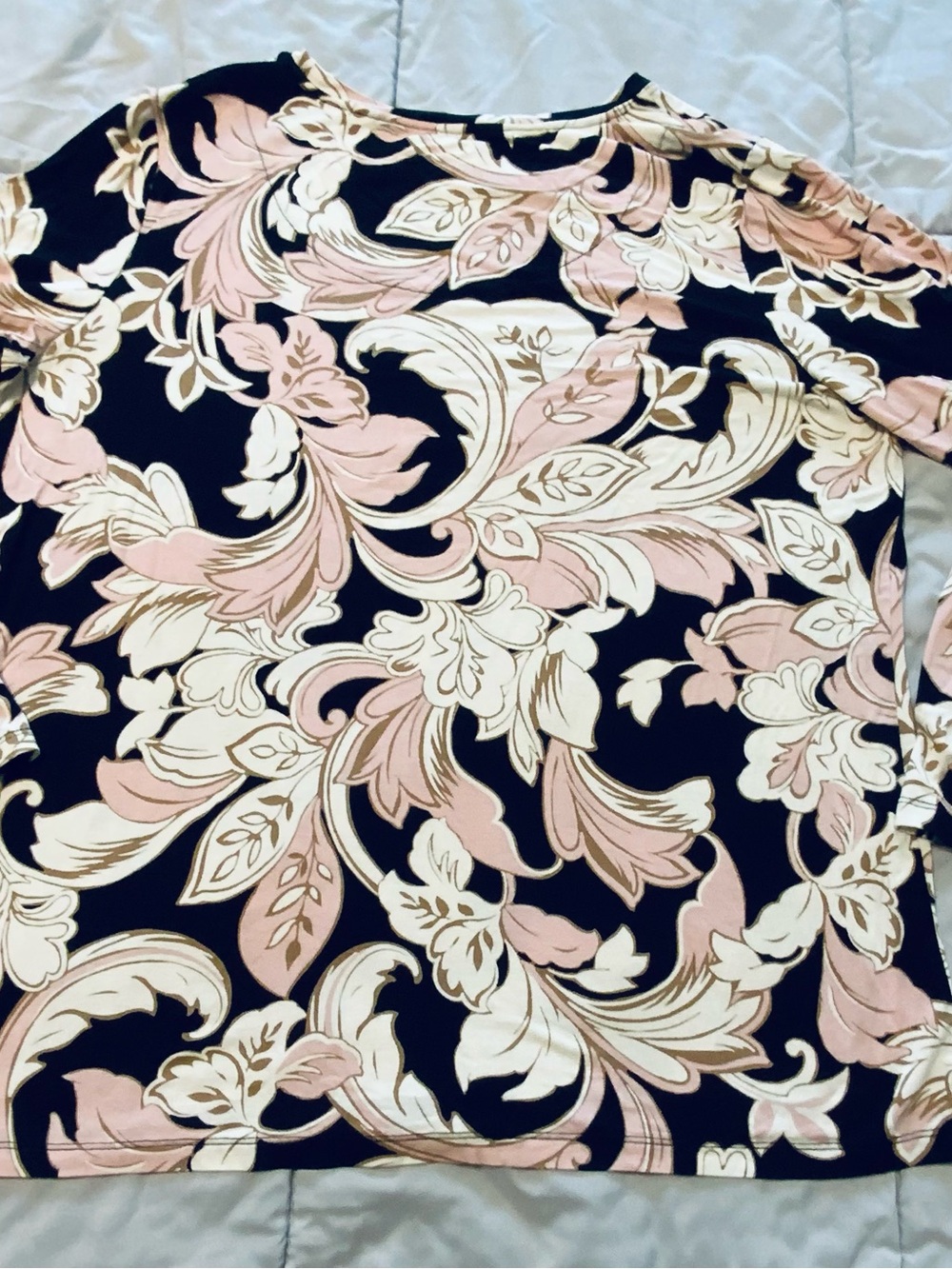 Chicos Touch Of Cool Swirl Layering Tee Black White Pink Gold Floral Size 3 (XL) - Picture 3 of 7